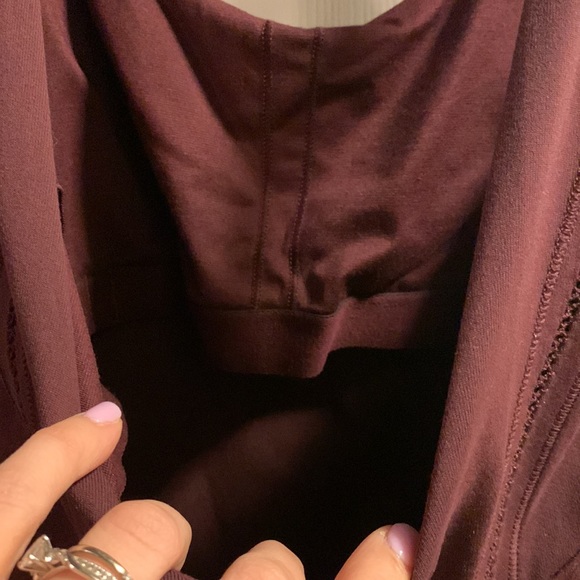 BURGUNDY LULULEMON TANK TOP - Picture 6 of 6